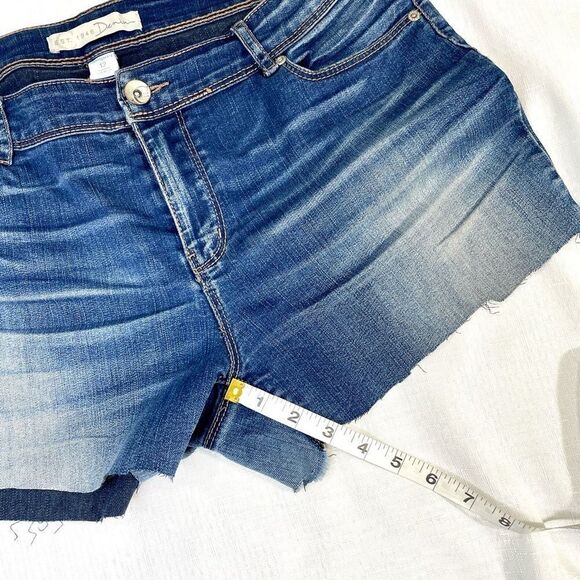 Cato Cutoff Shorts Size 12 - Picture 5 of 5